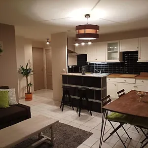Apartment Ecully, Au Calme De 50m²., Ecully